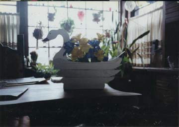 Swan planter
